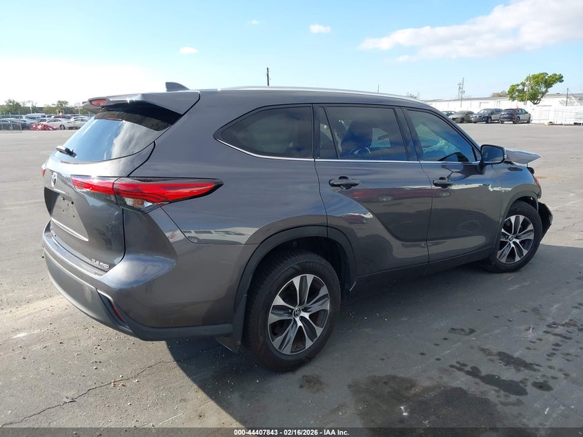 2021 Toyota Highlander Xle