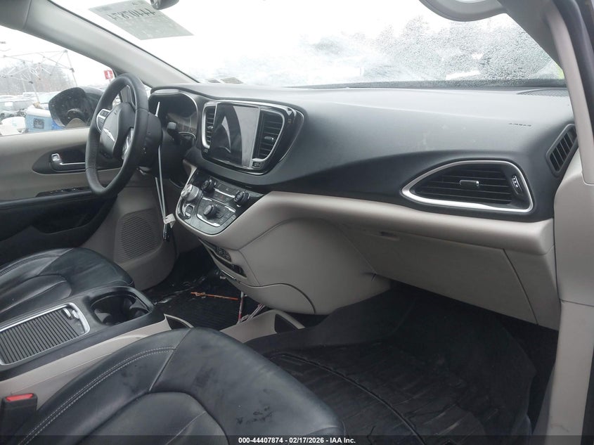 2022 Chrysler Pacifica Touring L