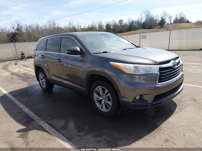 2014 Toyota Highlander Le Plus V6