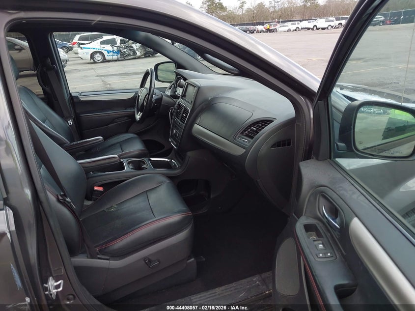 2016 Dodge Grand Caravan R/T