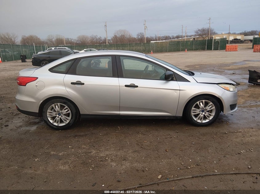 2015 Ford Focus S VIN: 1FADP3E2XFL269192 Lot: 44408145