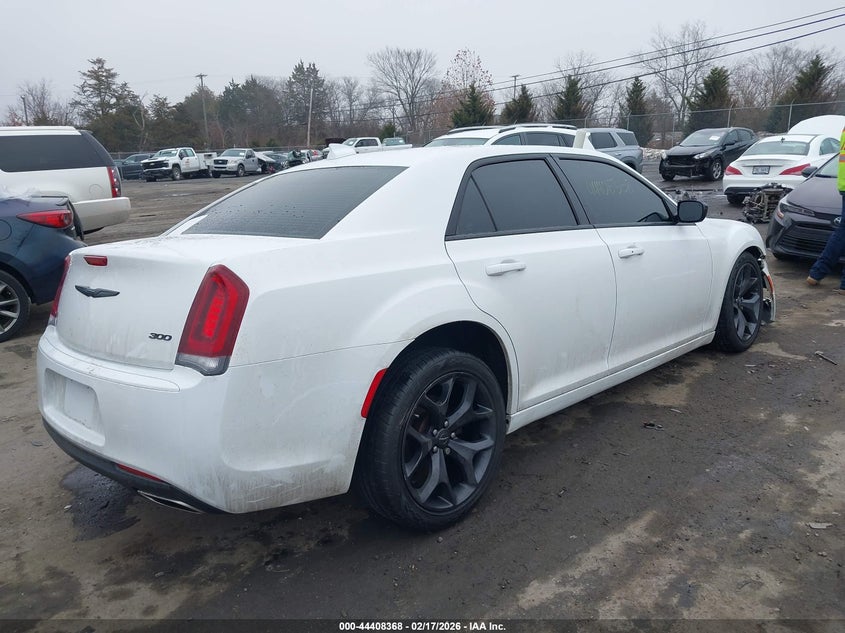2020 Chrysler 300 Touring