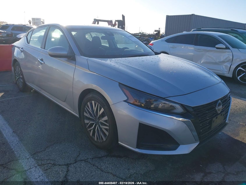 2023 Nissan Altima Sv Fwd