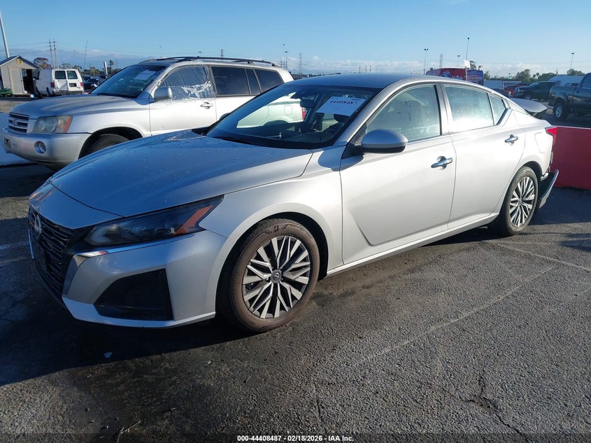 2023 Nissan Altima Sv Fwd