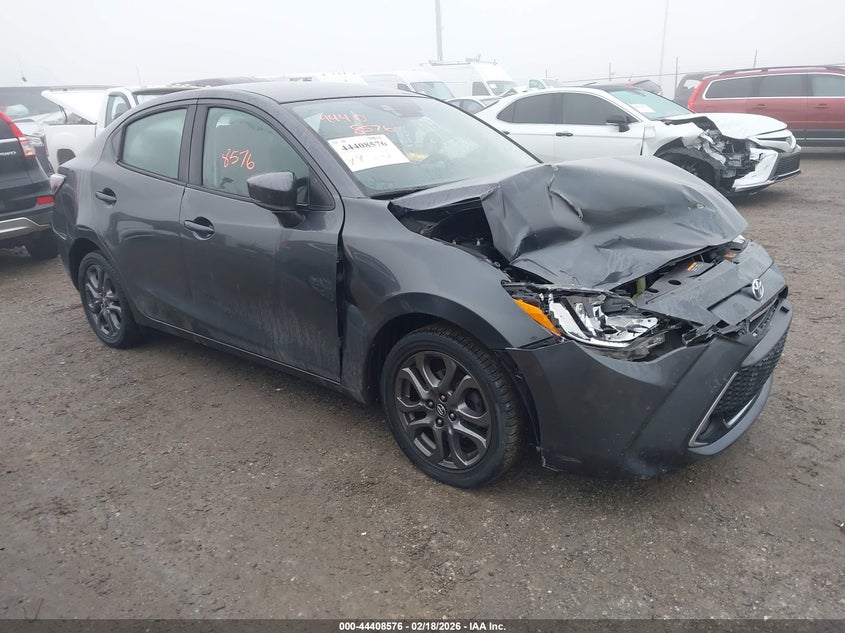 2019 TOYOTA YARIS XLE