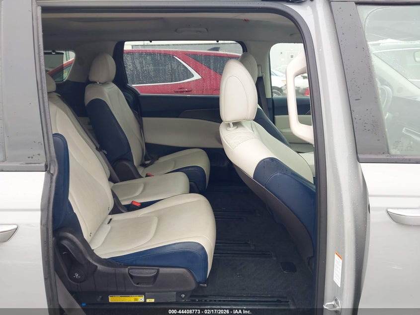 VIN: KNDNE5KA4T6099241 2026 KIA CARNIVAL MPV HYBRID SX