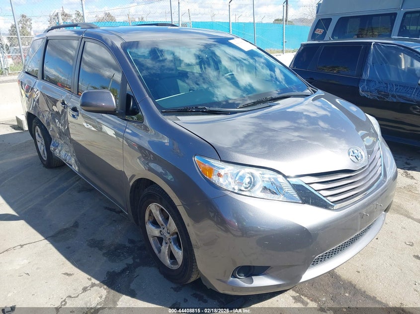 2017 Toyota Sienna Le 8 Passenger