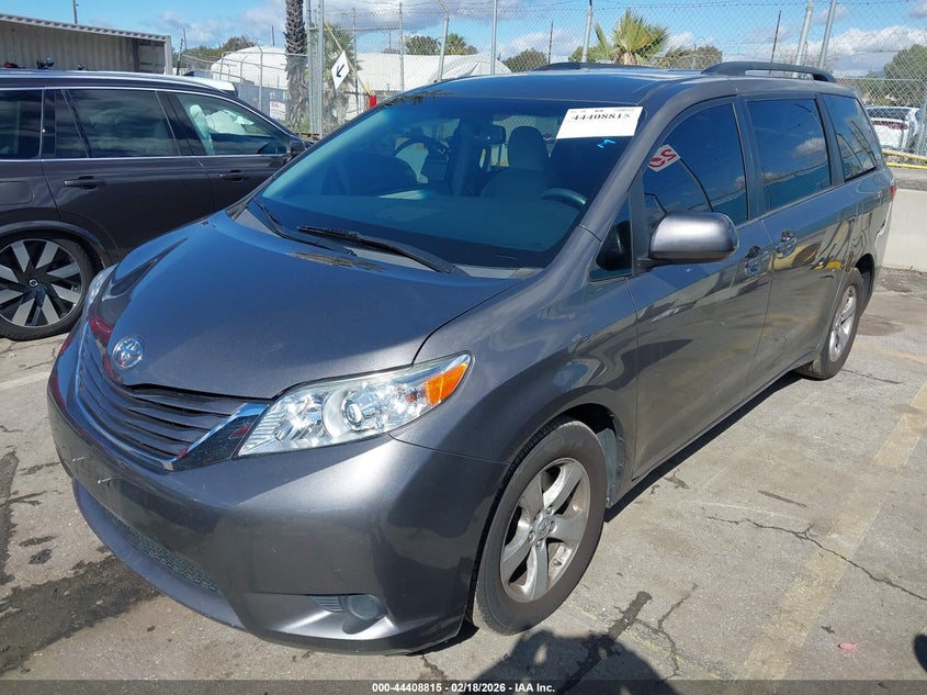 2017 Toyota Sienna Le 8 Passenger