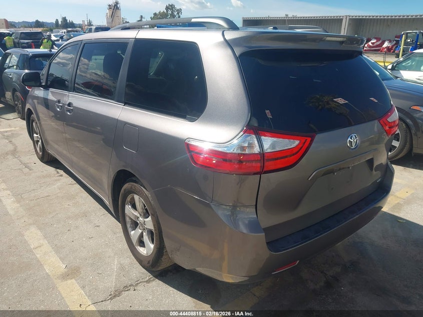 2017 Toyota Sienna Le 8 Passenger