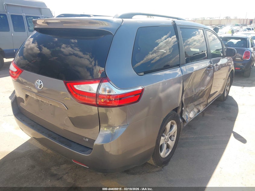 2017 Toyota Sienna Le 8 Passenger