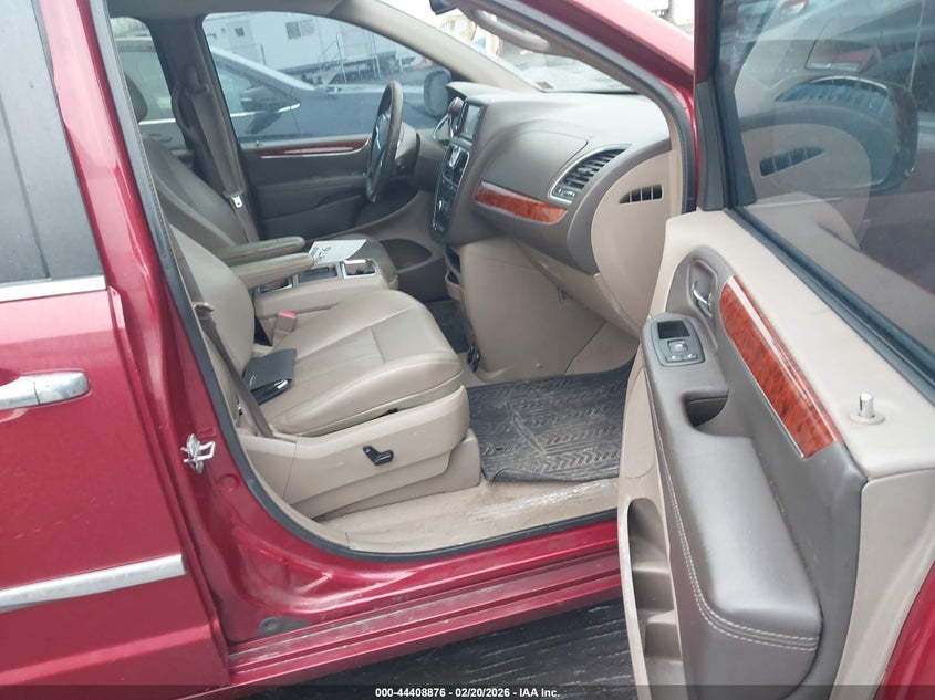 2012 Chrysler Town & Country Touring-L