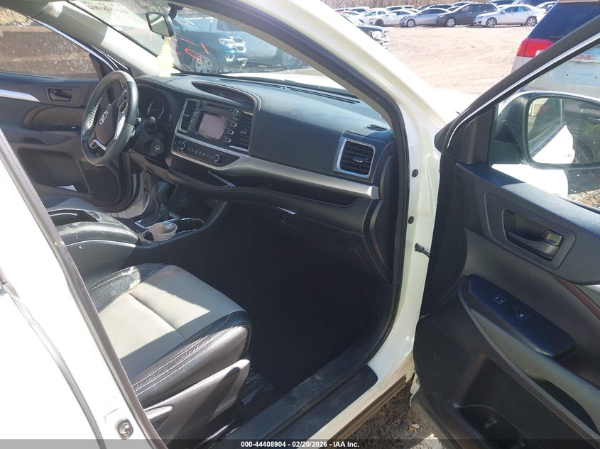 2015 Toyota Highlander Le V6