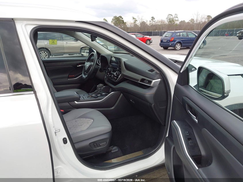 2022 Toyota Highlander Hybrid Xle Bronze Edition