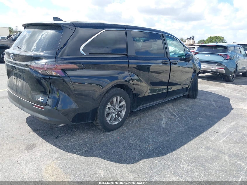 2024 Toyota Sienna Le