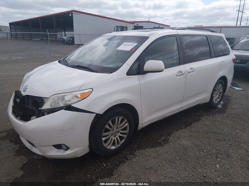 2017 Toyota Sienna Xle 8 Passenger