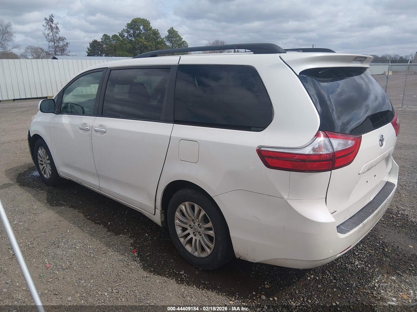 2017 Toyota Sienna Xle 8 Passenger
