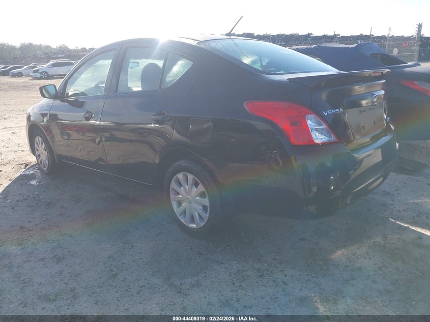 2016 Nissan Versa 1.6 S+