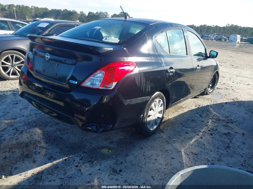 2016 Nissan Versa 1.6 S+