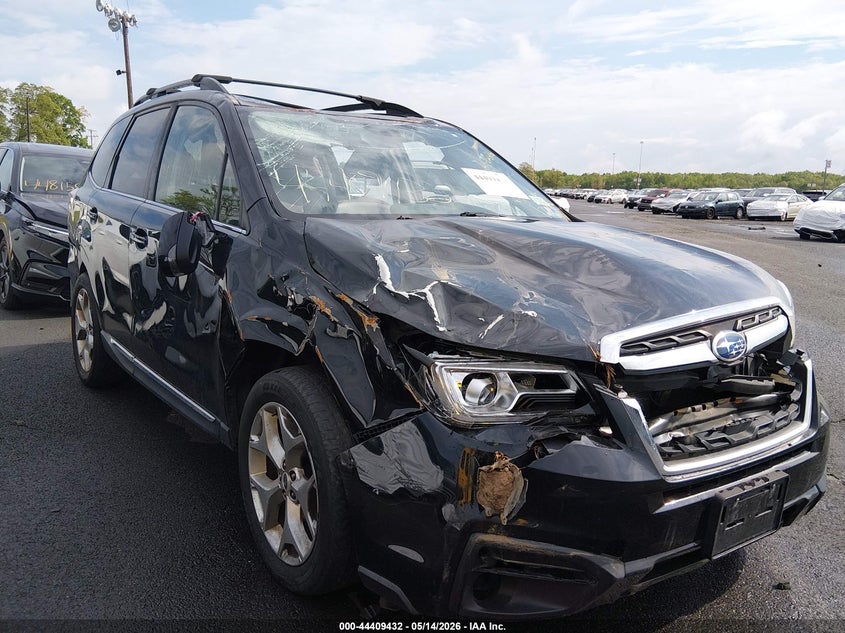 Vin: jf2sjawcxhh538491, lot: 44906003, subaru forester 2.5i touring 2017 img_1