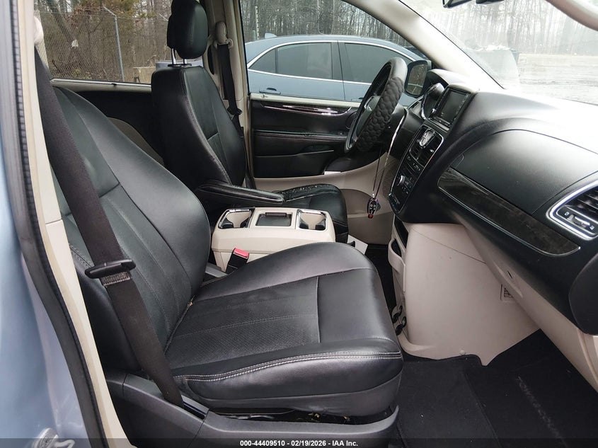 2012 Chrysler Town & Country Touring-L