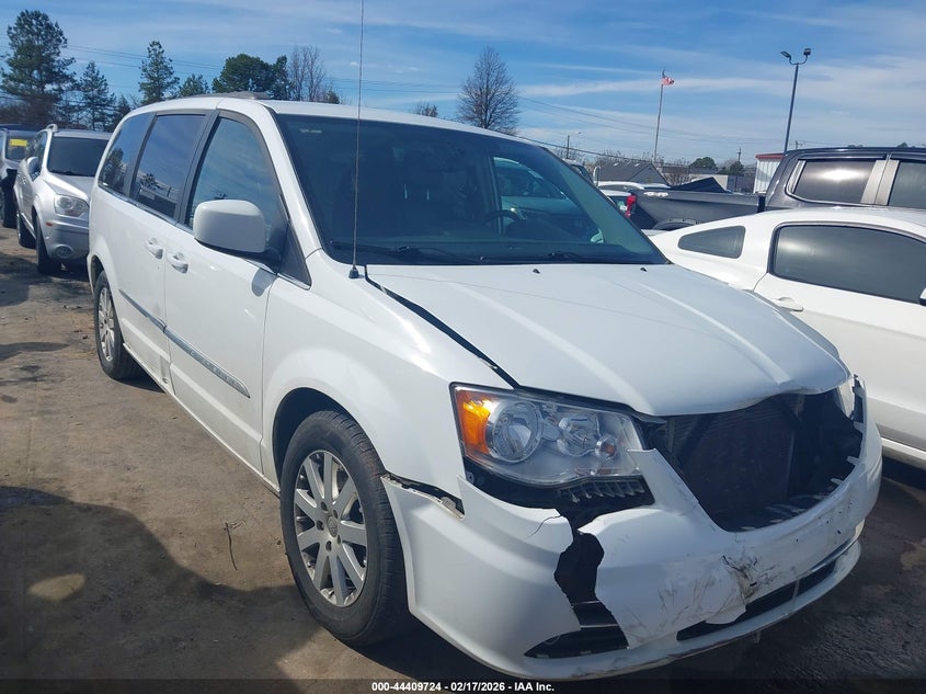 2016 Chrysler Town & Country Touring