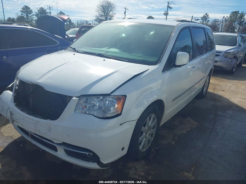 2016 Chrysler Town & Country Touring