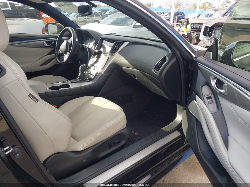 2018 Infiniti Q60 2.0T Luxe