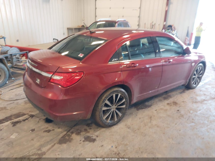 2013 Chrysler 200 Limited