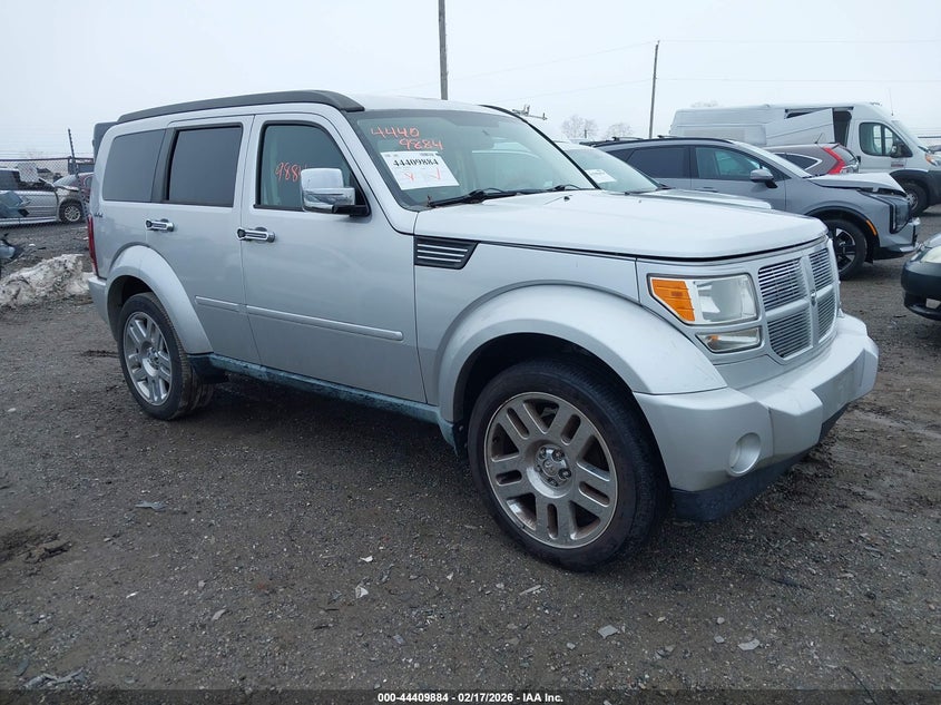 1D4PU4GK2BW587435 DODGE NITRO Photo 1