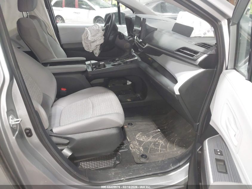 2025 Toyota Sienna Le