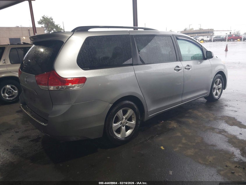 2011 Toyota Sienna Le V6