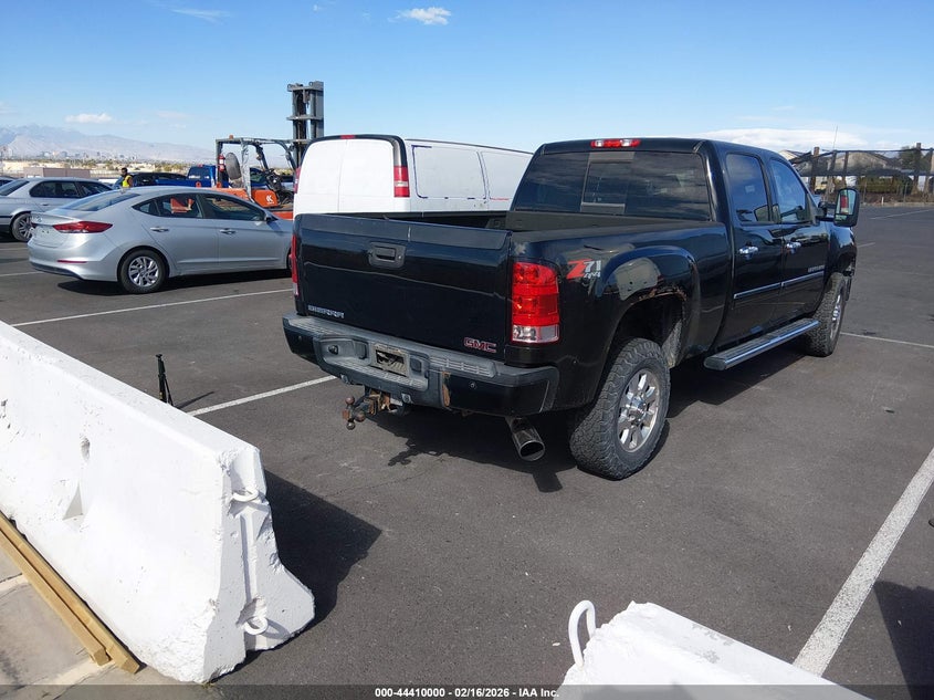 2011 GMC Sierra 2500Hd Denali