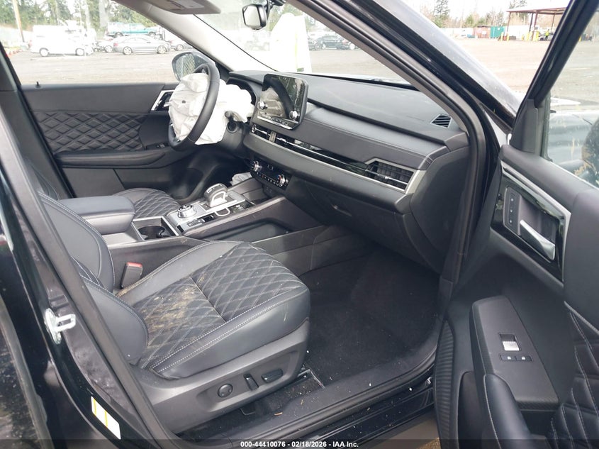 2025 Mitsubishi Outlander Phev