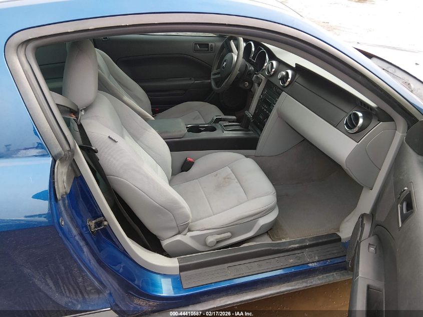 2009 Ford Mustang V6/V6 Premium VIN: 1ZVHT80N695130477 Lot: 44410587