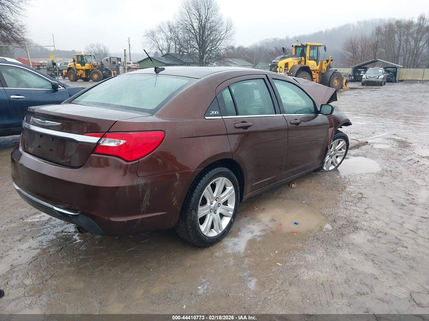 2013 Chrysler 200 Touring