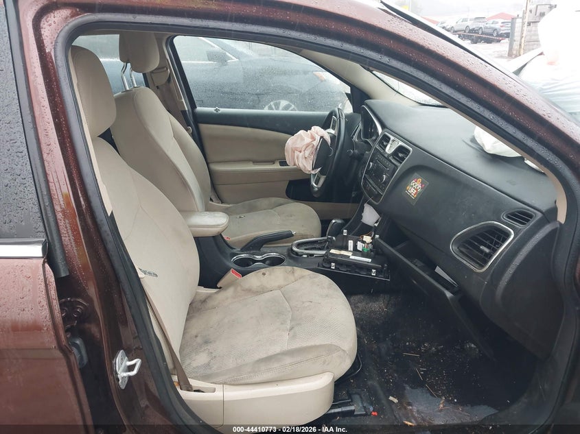 2013 Chrysler 200 Touring