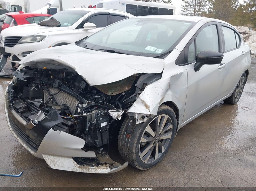 2021 Nissan Versa Sr Xtronic Cvt