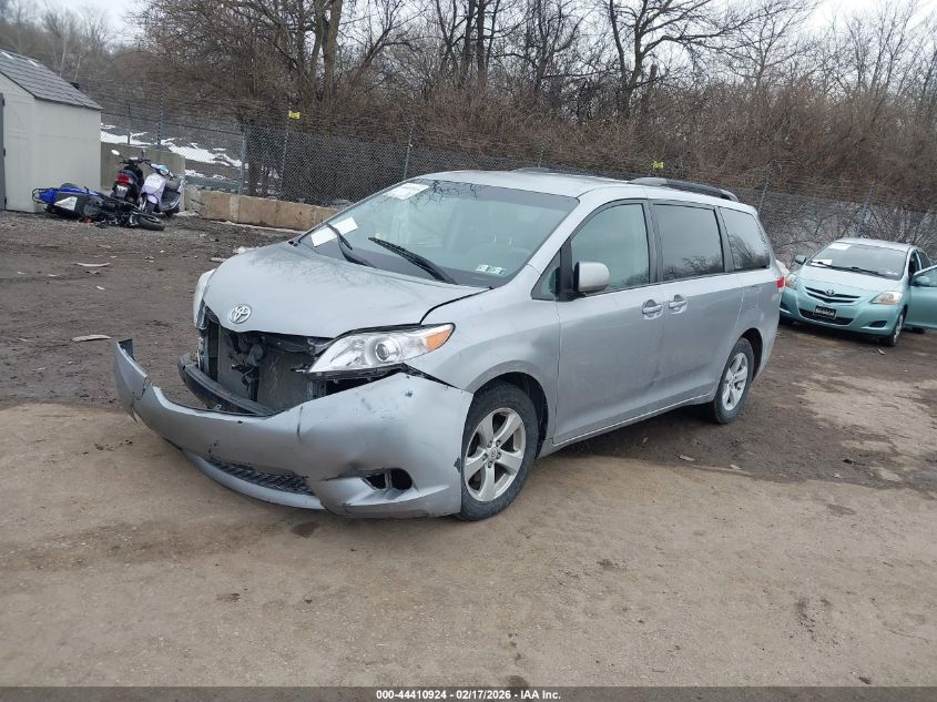2012 Toyota Sienna Le V6 8 Passenger