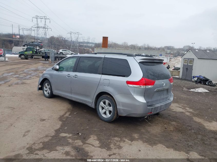 2012 Toyota Sienna Le V6 8 Passenger