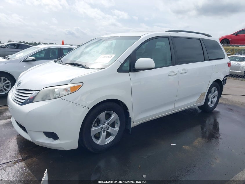2015 Toyota Sienna Le 8 Passenger