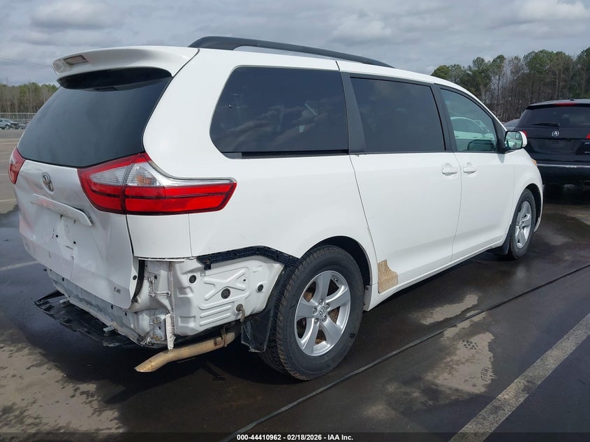 2015 Toyota Sienna Le 8 Passenger