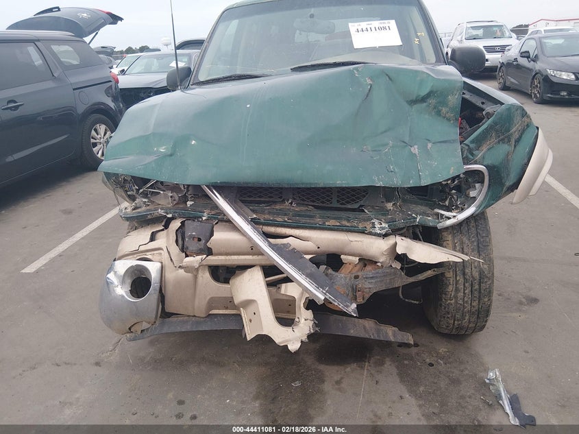 2000 Ford Explorer Eddie Bauer VIN: 1FMZU74E0YUA08321 Lot: 44411081