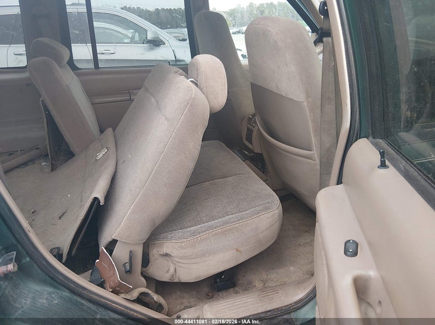 2000 Ford Explorer Eddie Bauer VIN: 1FMZU74E0YUA08321 Lot: 44411081