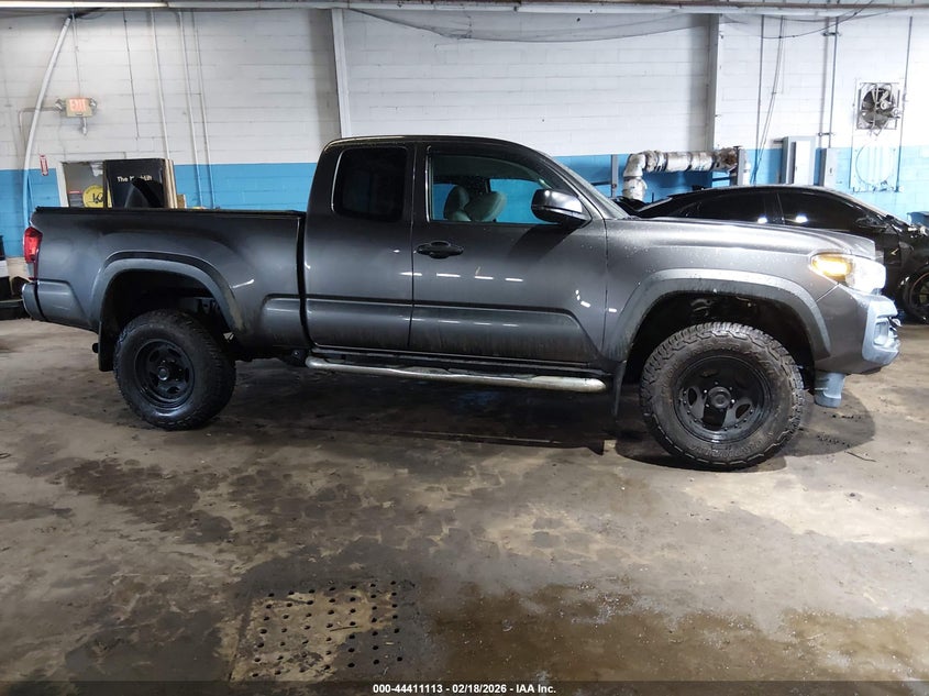 VIN 5TFSX5EN6KX070702 2019 TOYOTA TACOMA SR
