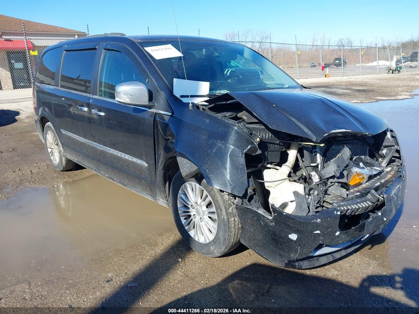 2015 Chrysler Town & Country Touring-L