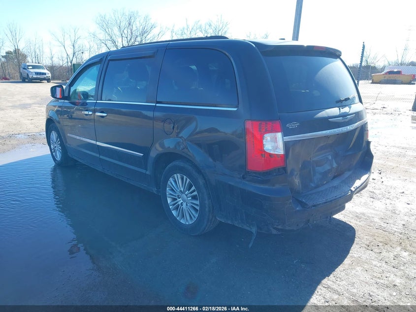 2015 Chrysler Town & Country Touring-L