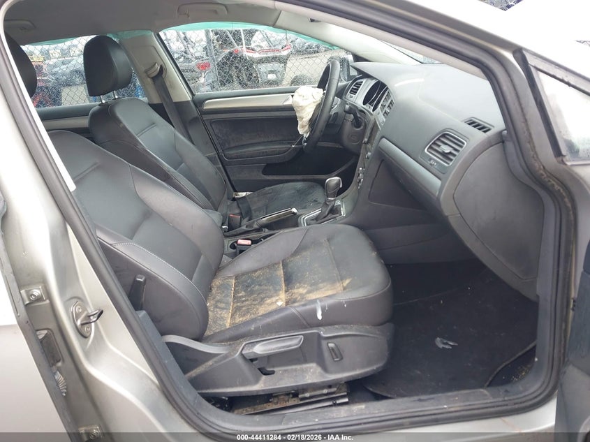 2015 Volkswagen Golf Sportwagen Tdi S 4-Door