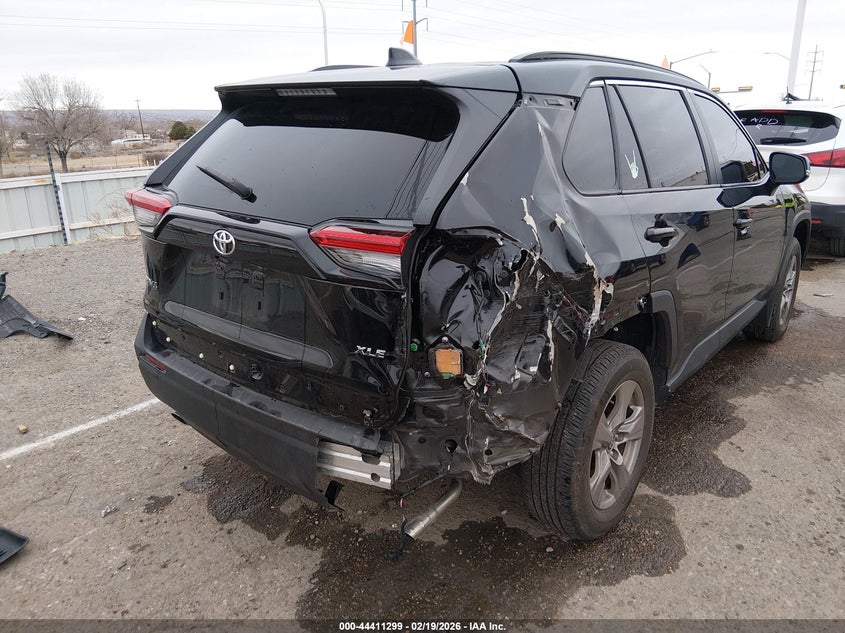 VIN 2T3W1RFV8RC263314 2024 TOYOTA RAV4 XLE