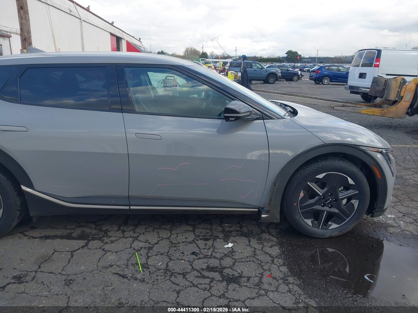 2025 Kia Ev6 Light/Wind/Light Long Range VIN: 5XYC3DJC5SG011299 Lot: 44411300