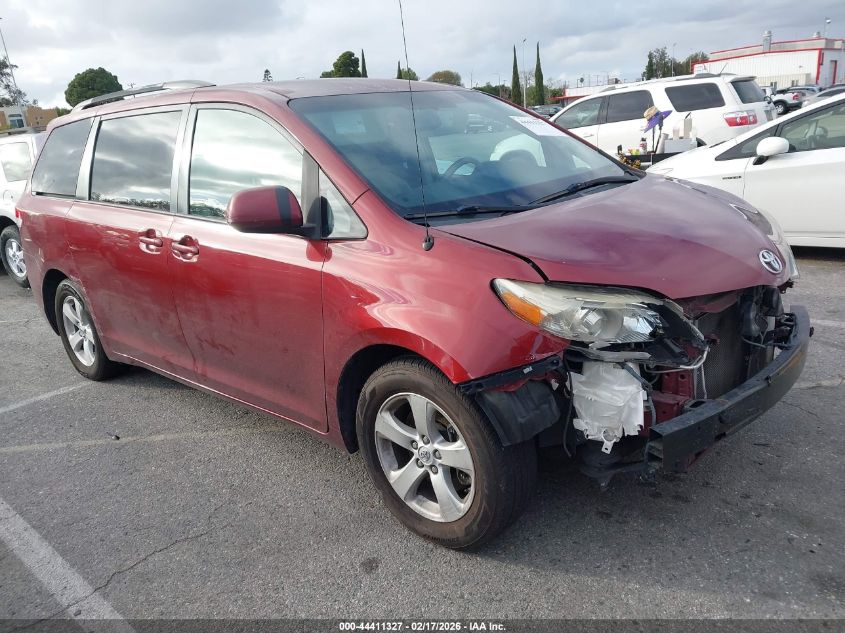 2013 Toyota Sienna Le V6 8 Passenger